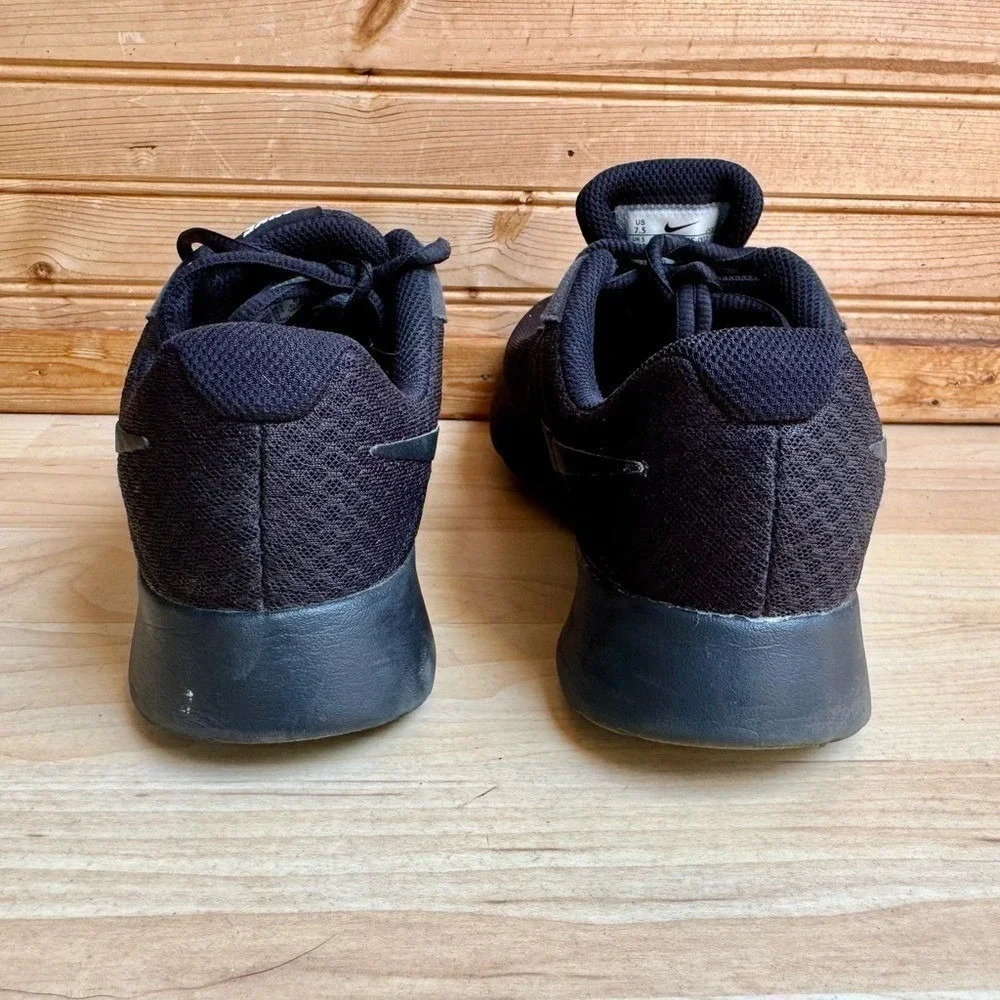 Nike Running Shoes Tanjun Triple Black 7.5 Low Profile Street Gym Athleisure